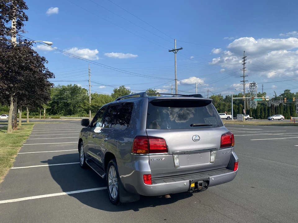 2010 Lexus LX 3rd Gen - Image 10 of 31