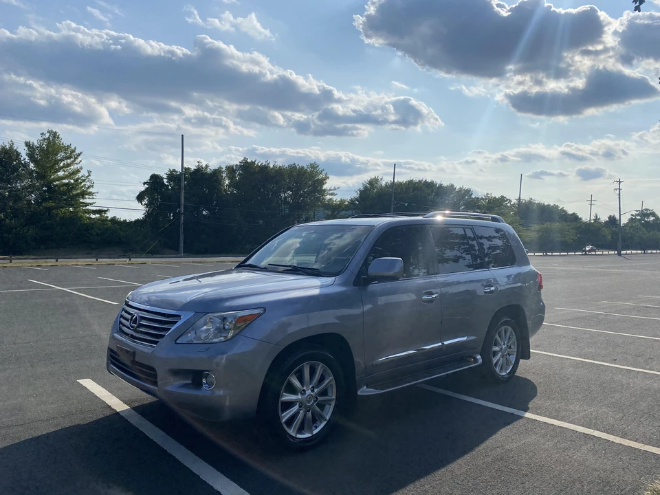 2010 Lexus LX 3rd Gen - Image 7 of 31