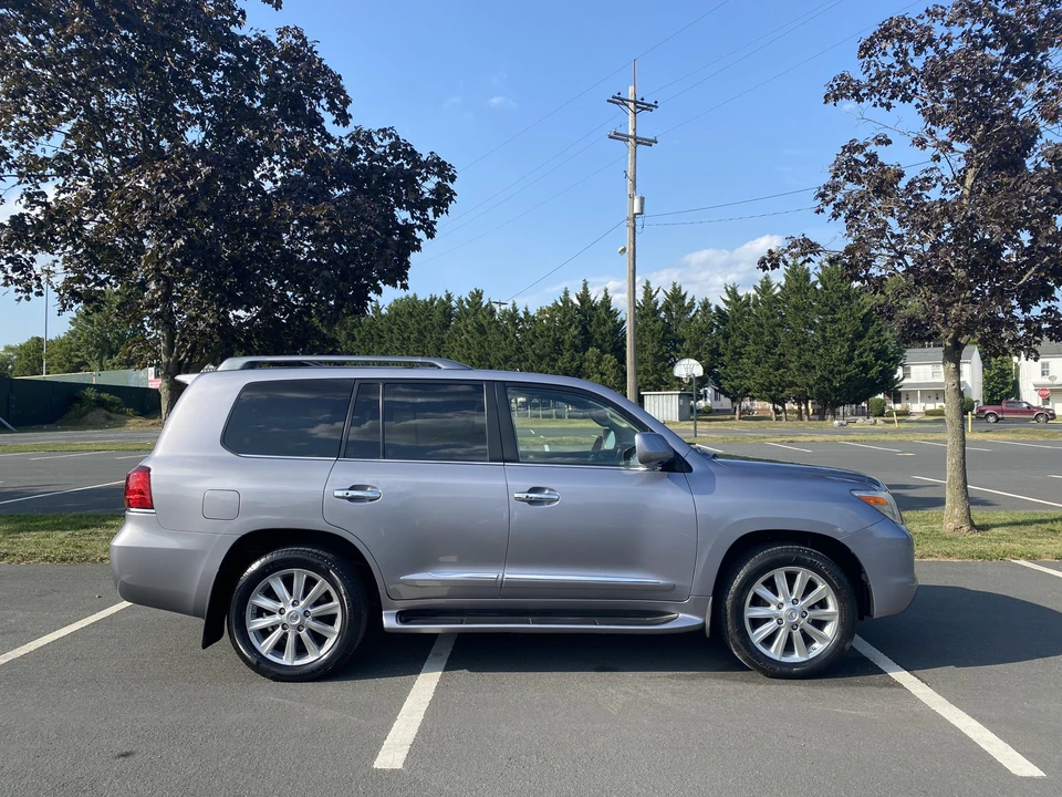 2010 Lexus LX 3rd Gen - Image 12 of 31