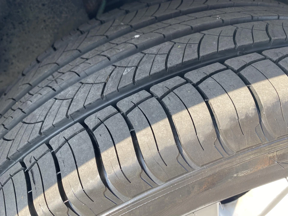 2010 Lexus LX 3rd Gen - Image 24 of 31