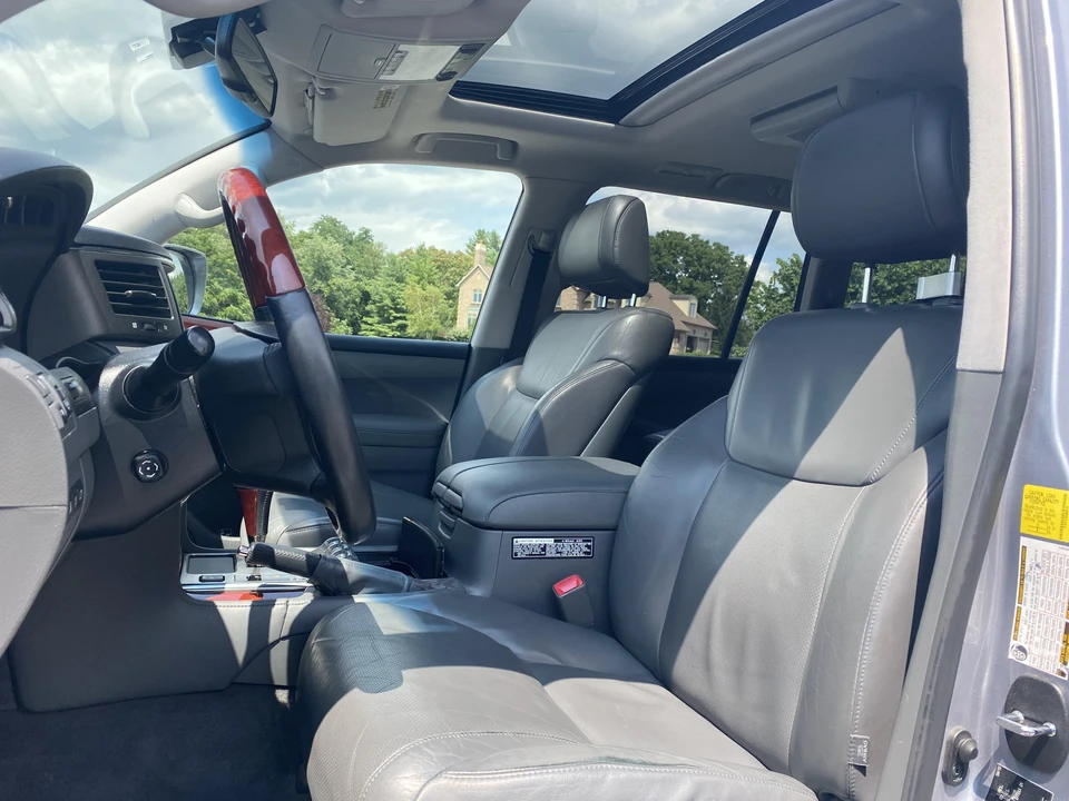 2010 Lexus LX 3rd Gen - Image 31 of 31