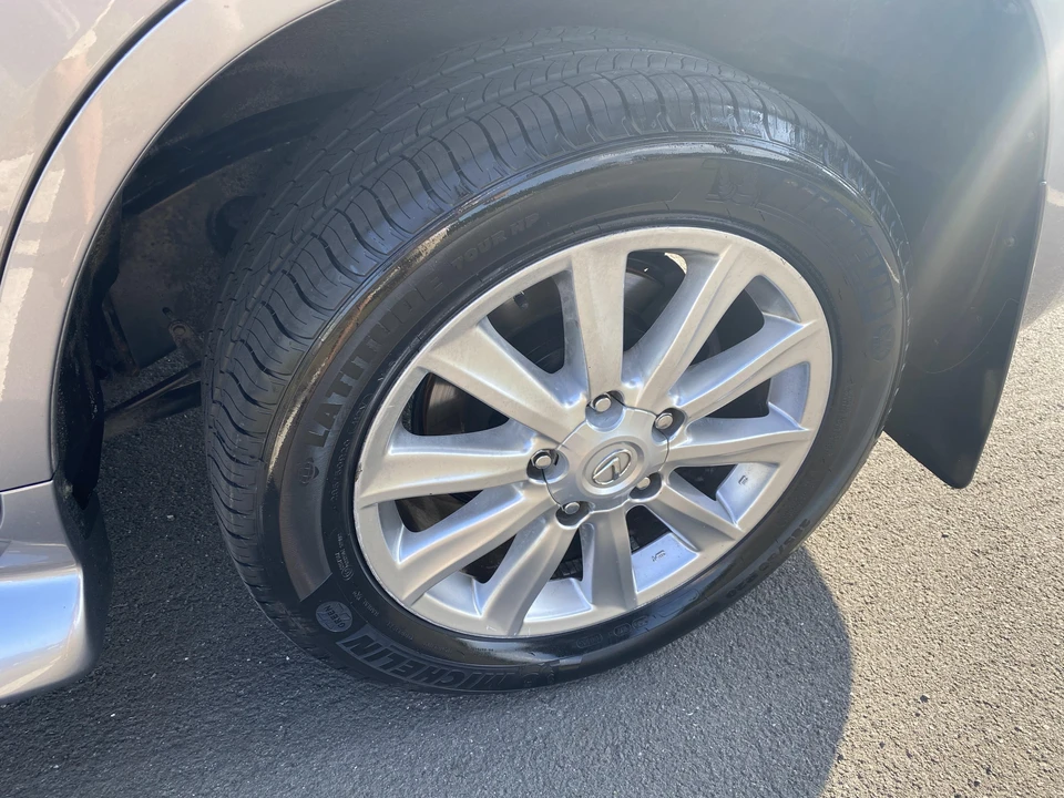 2010 Lexus LX 3rd Gen - Image 18 of 31