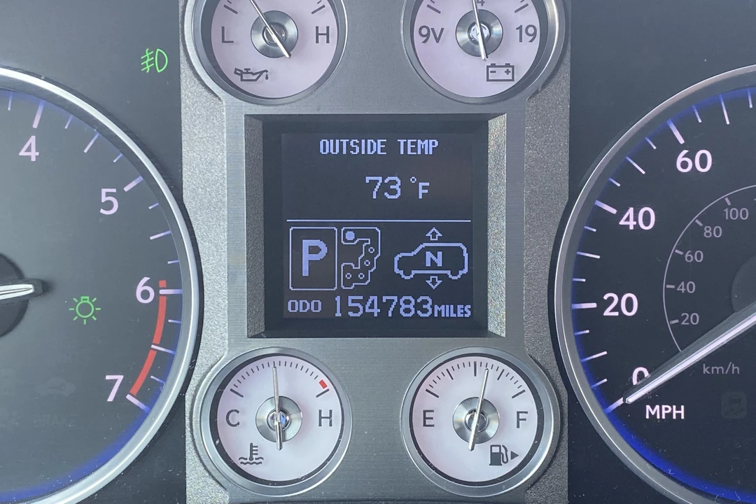 2010 Lexus LX 3rd Gen - Image 28 of 31