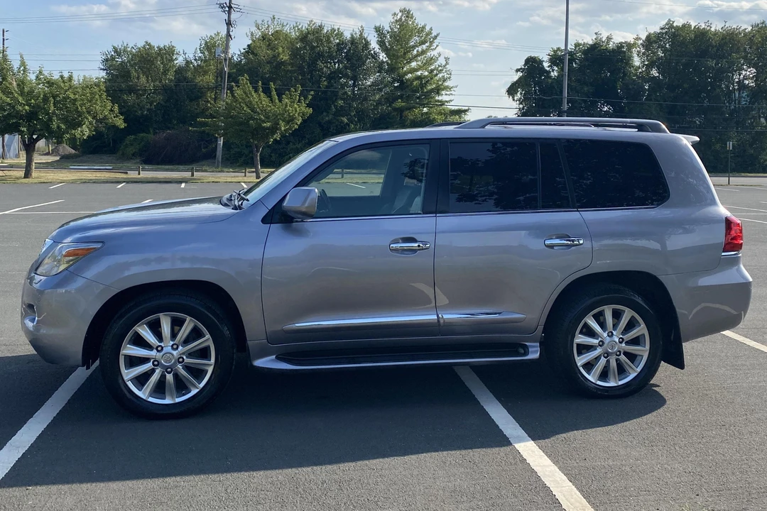 2010 Lexus LX 3rd Gen - Image 3 of 31