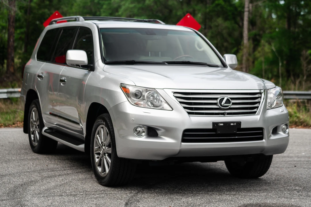 2010 Lexus LX 3rd Gen - Image 22 of 31