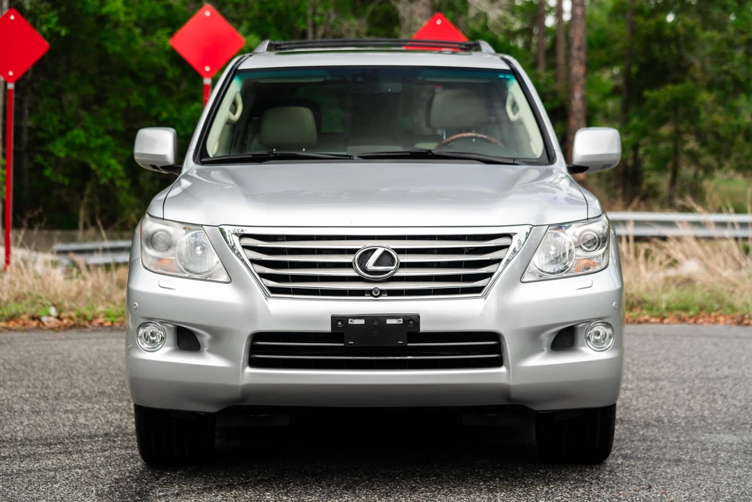 2010 Lexus LX 3rd Gen - Image 23 of 31