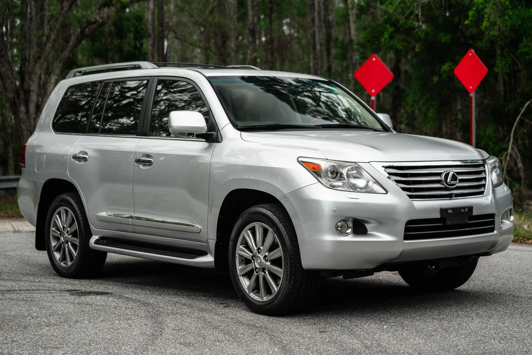 2010 Lexus LX 3rd Gen - Image 21 of 31