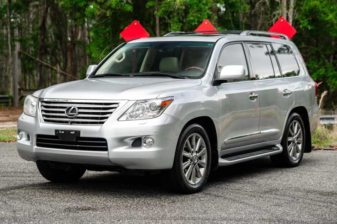 2010 Lexus LX 3rd Gen - Image 26 of 31