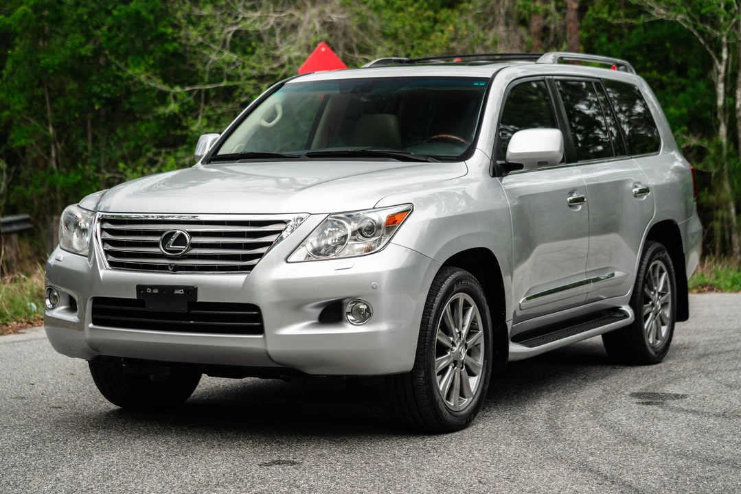 2010 Lexus LX 3rd Gen - Image 7 of 31