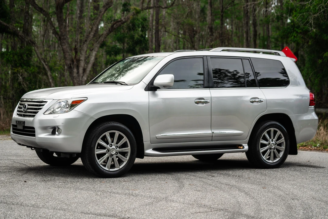 2010 Lexus LX 3rd Gen - Image 9 of 31