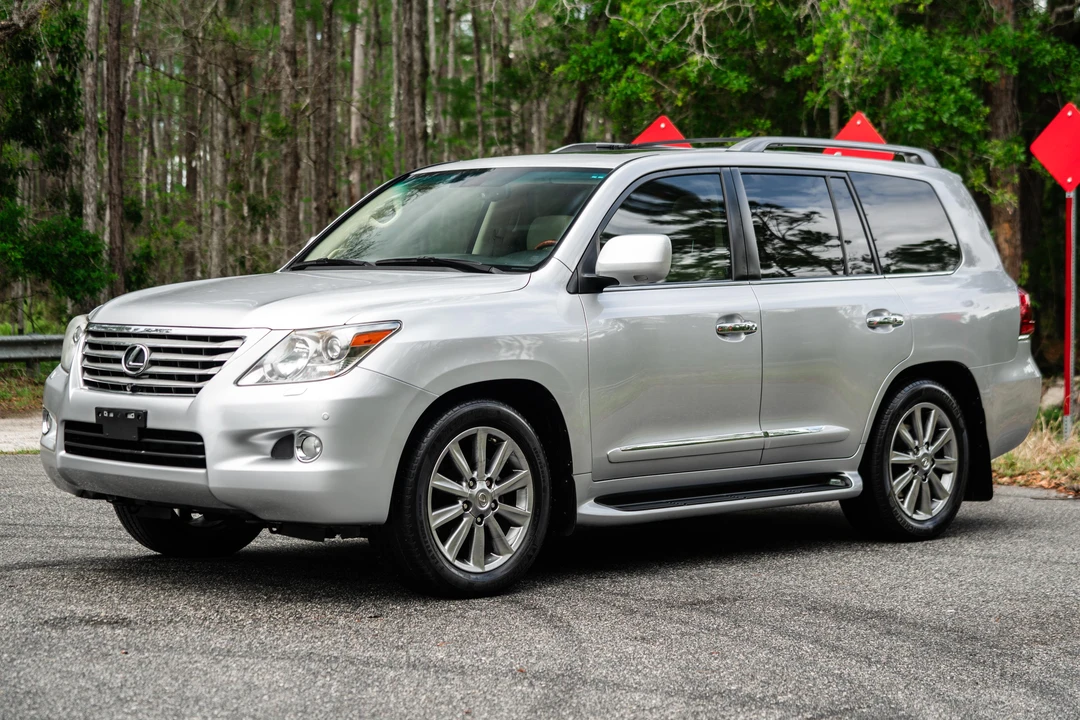 2010 Lexus LX 3rd Gen - Image 28 of 31