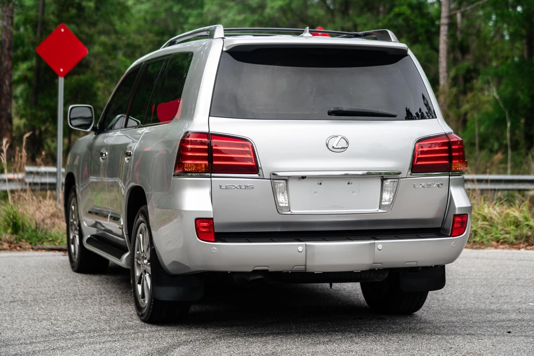 2010 Lexus LX 3rd Gen - Image 13 of 31