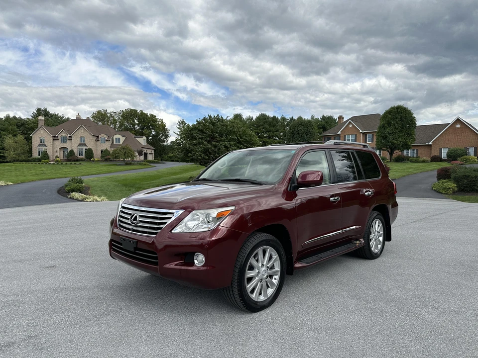 2010 Lexus LX 3rd Gen - Image 9 of 31