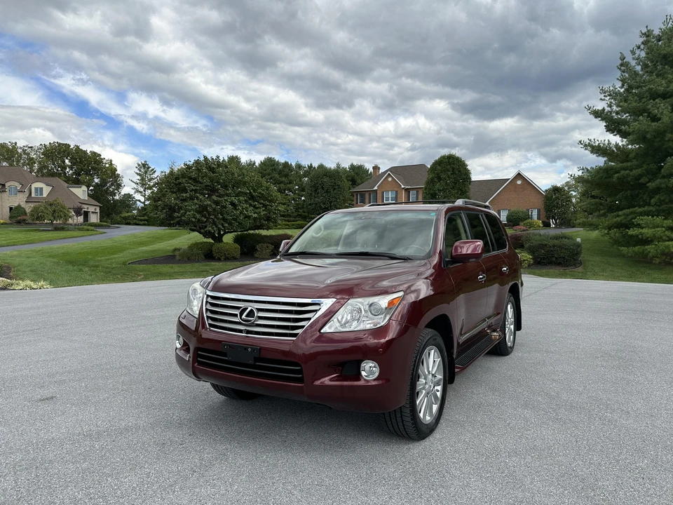 2010 Lexus LX 3rd Gen - Image 7 of 31