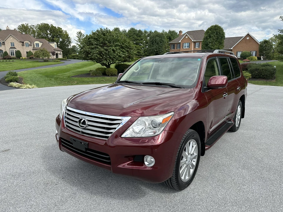 2010 Lexus LX 3rd Gen - Image 8 of 31