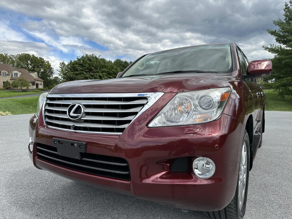 2010 Lexus LX 3rd Gen - Image 28 of 31