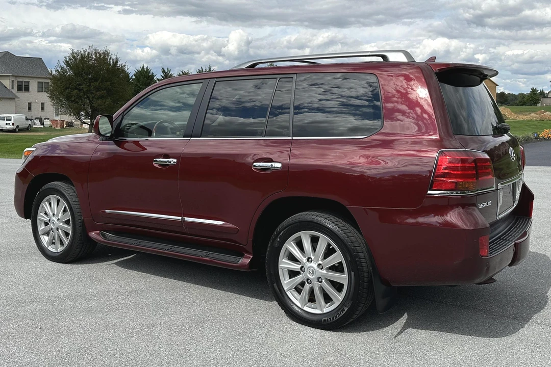 2010 Lexus LX 3rd Gen - Image 4 of 31