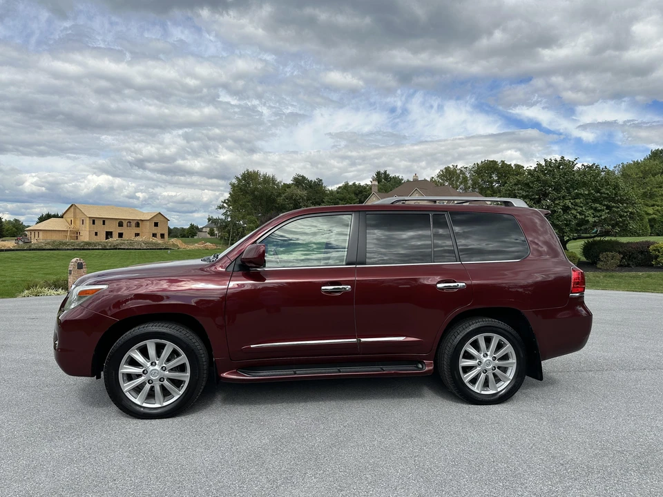 2010 Lexus LX 3rd Gen - Image 14 of 31