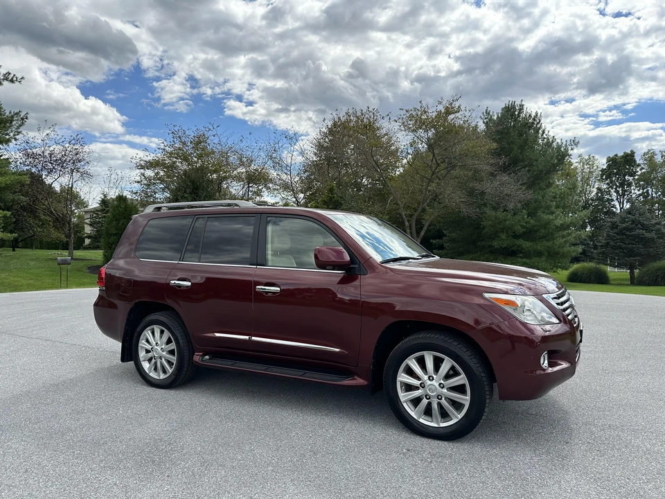 2010 Lexus LX 3rd Gen - Image 20 of 31