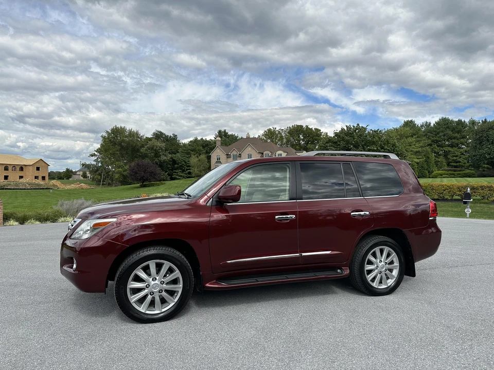2010 Lexus LX 3rd Gen - Image 13 of 31