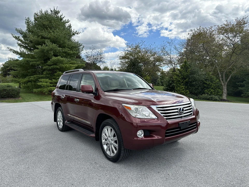 2010 Lexus LX 3rd Gen - Image 22 of 31