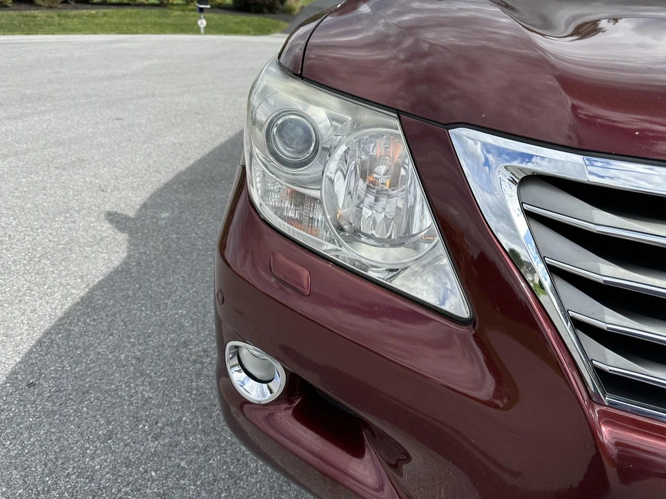 2010 Lexus LX 3rd Gen - Image 23 of 31