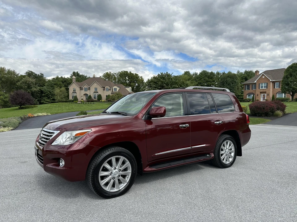 2010 Lexus LX 3rd Gen - Image 11 of 31