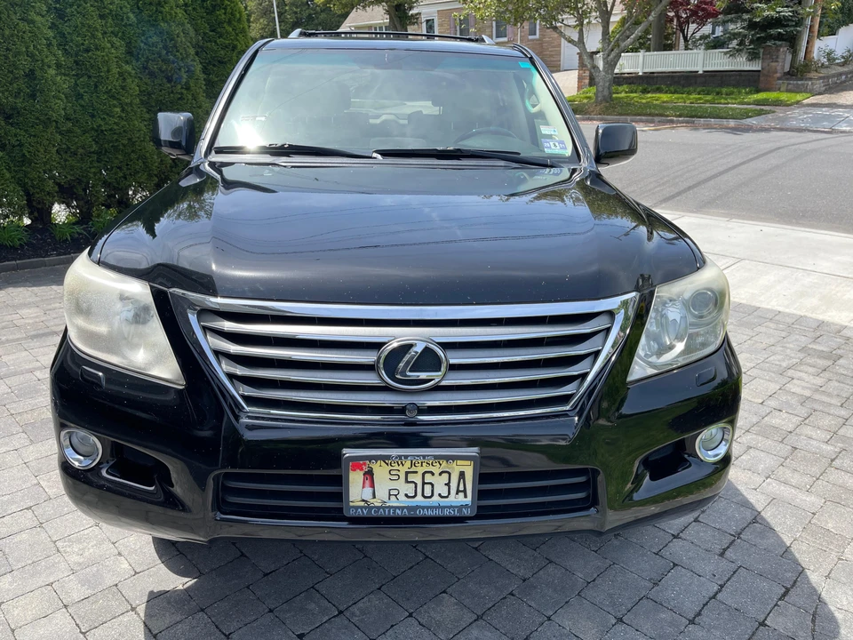 2010 Lexus LX 3rd Gen - Image 7 of 31