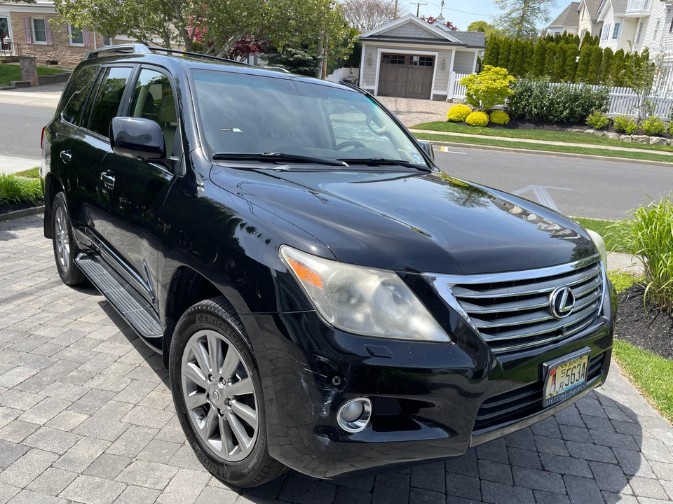 2010 Lexus LX 3rd Gen - Image 30 of 31