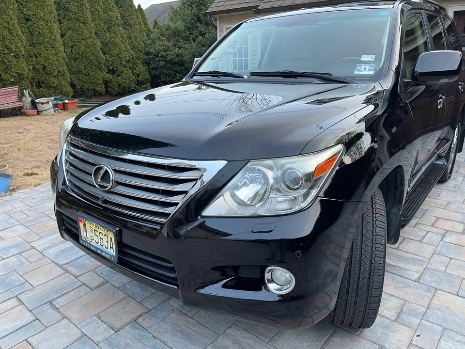2010 Lexus LX 3rd Gen - Image 11 of 31