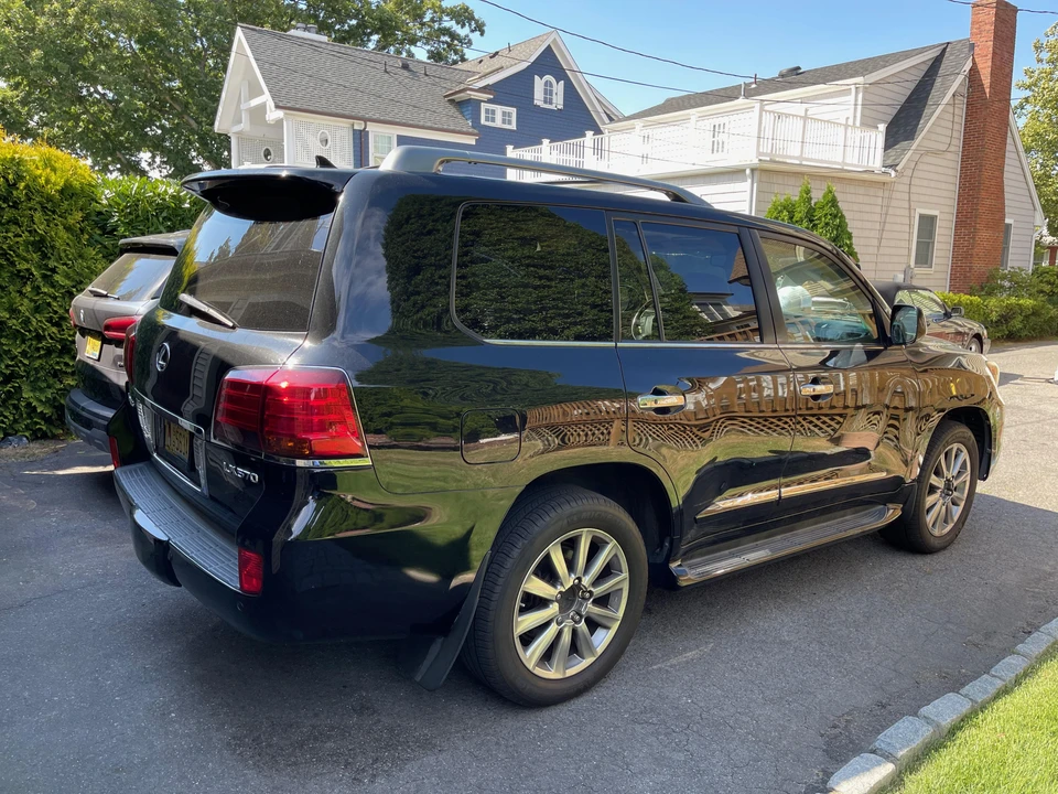 2010 Lexus LX 3rd Gen - Image 24 of 31