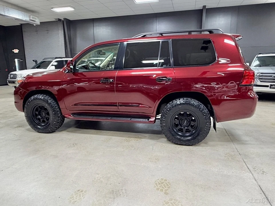2010 Lexus LX 3rd Gen - Image 11 of 12