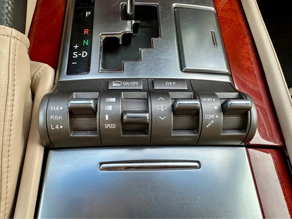 2010 Lexus LX 3rd Gen - Image 8 of 8
