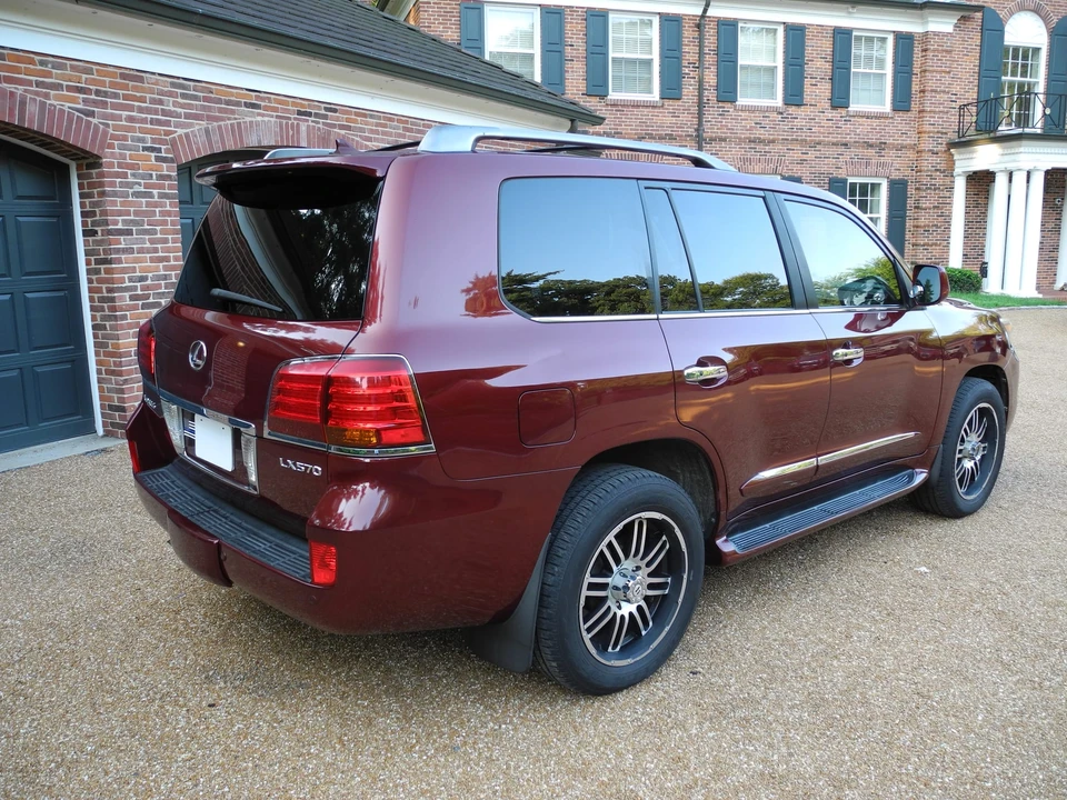 2010 Lexus LX 3rd Gen - Image 16 of 31