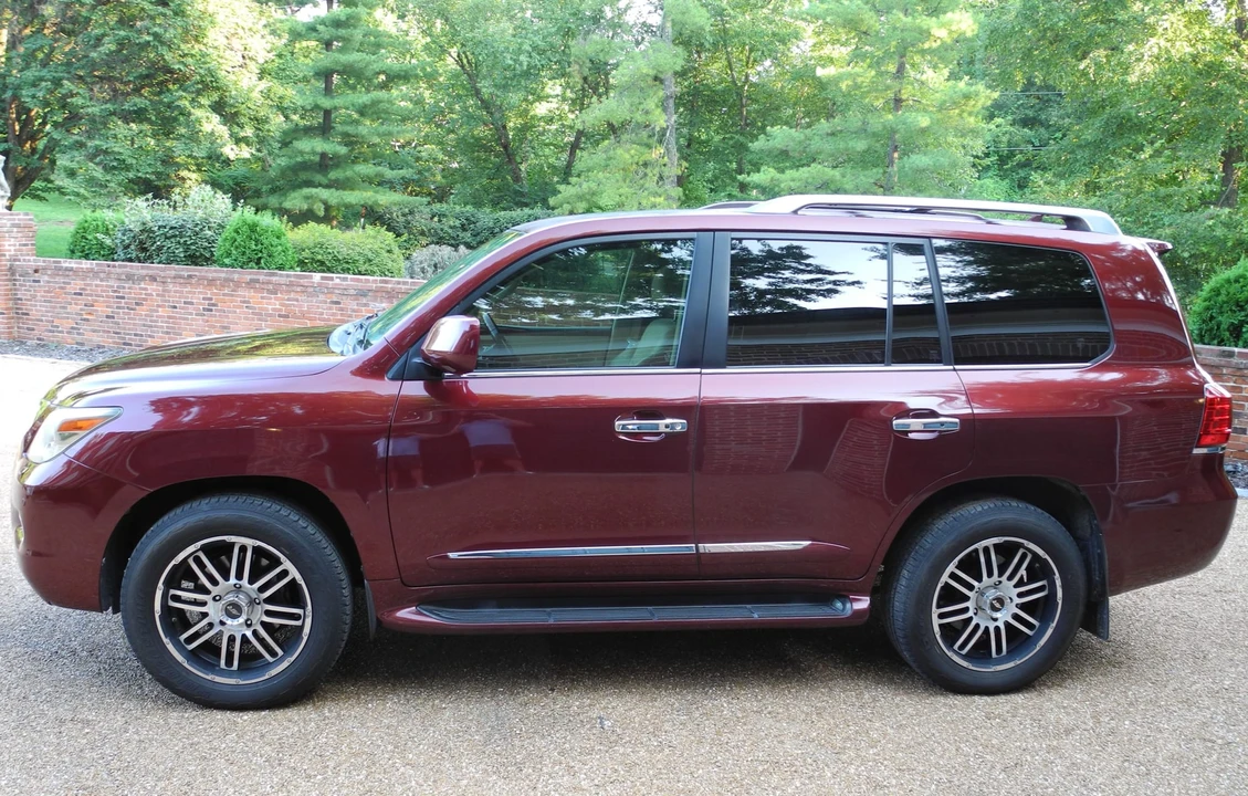 2010 Lexus LX 3rd Gen - Image 9 of 31