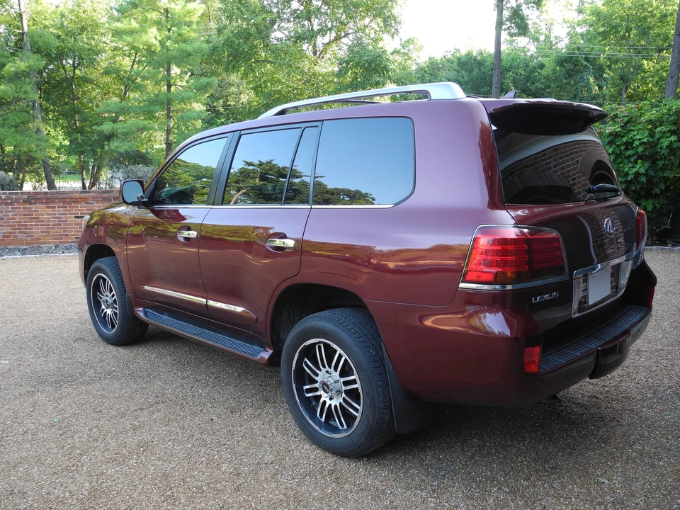 2010 Lexus LX 3rd Gen - Image 13 of 31