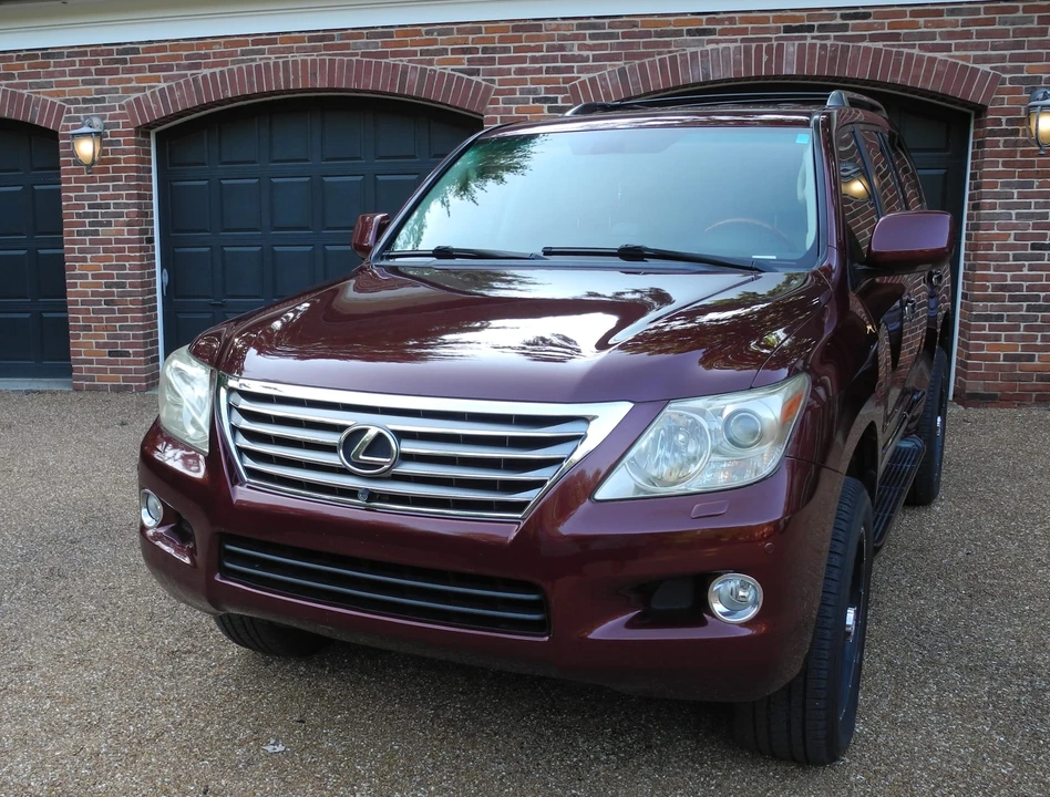 2010 Lexus LX 3rd Gen - Image 2 of 31