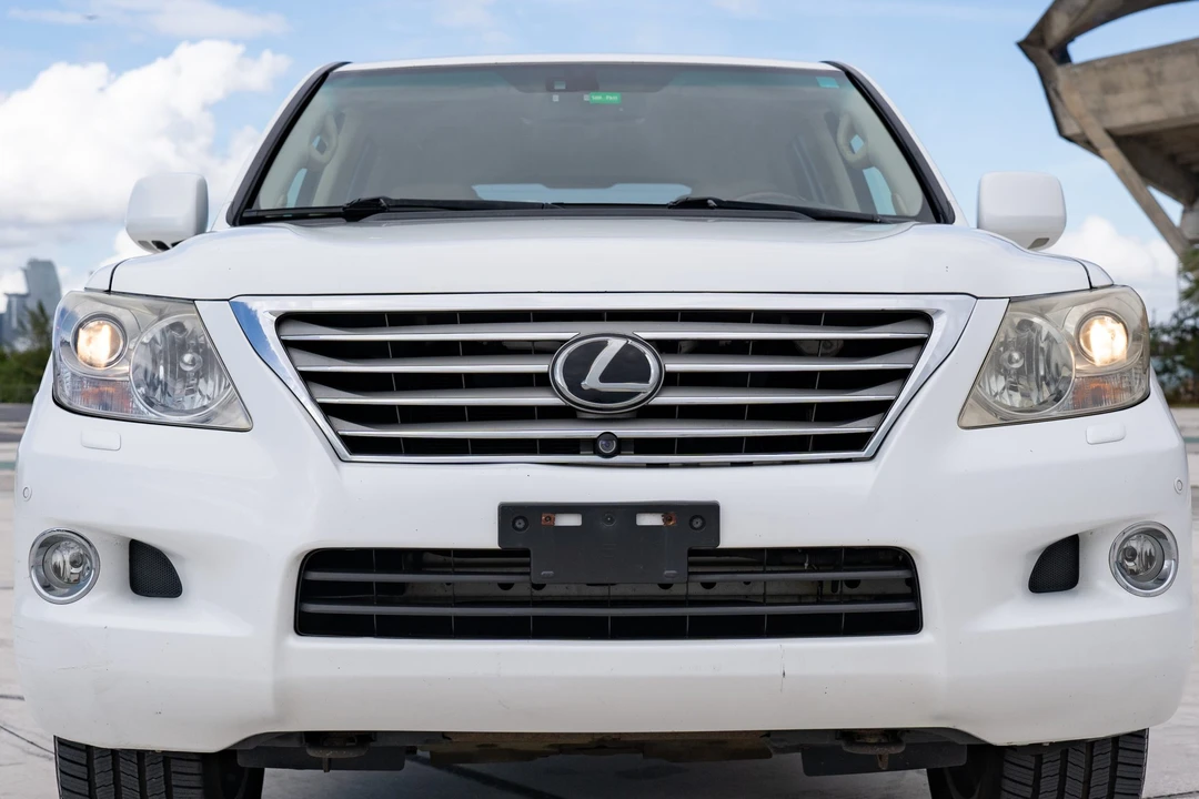 2010 Lexus LX 3rd Gen - Image 11 of 31