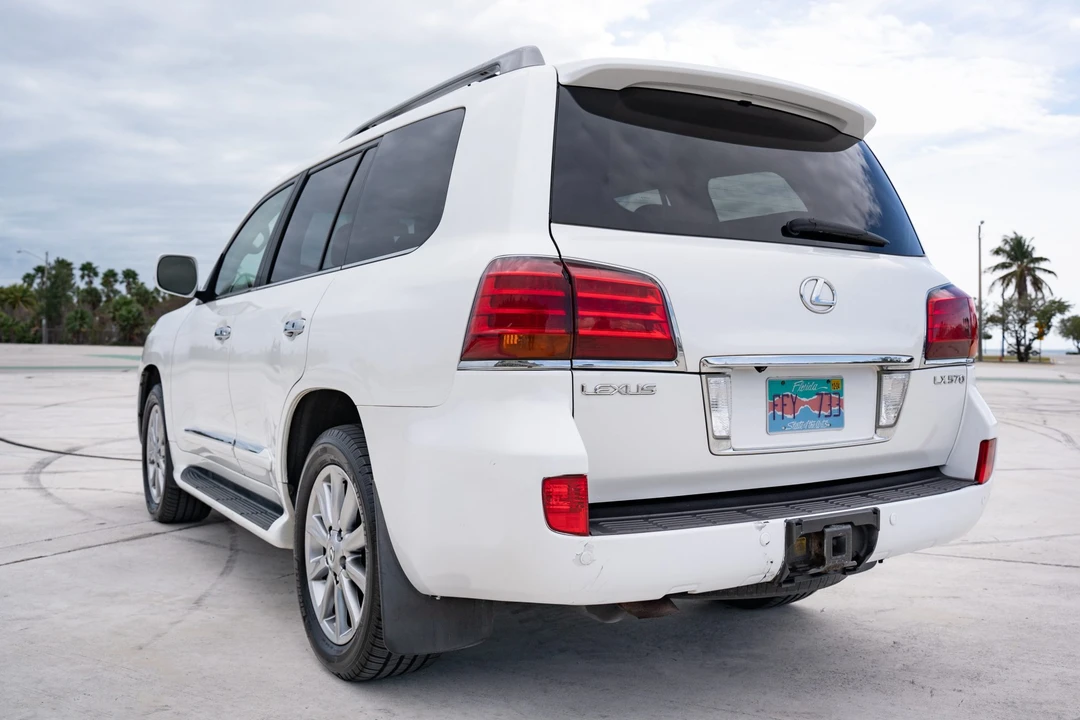 2010 Lexus LX 3rd Gen - Image 4 of 31