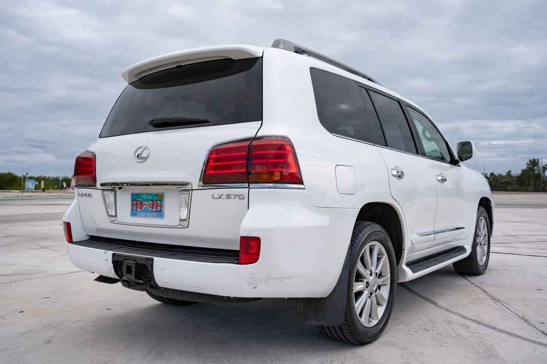 2010 Lexus LX 3rd Gen - Image 6 of 31