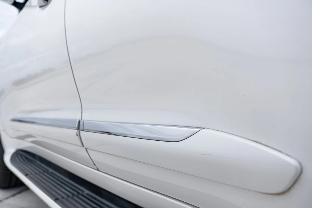 2010 Lexus LX 3rd Gen - Image 29 of 31