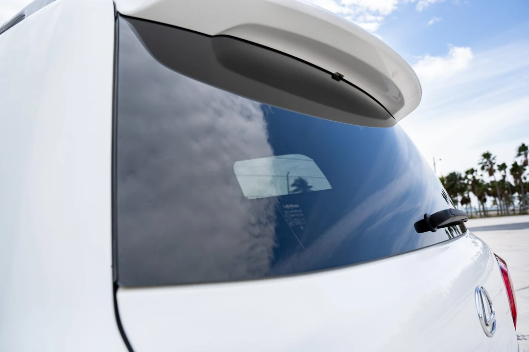 2010 Lexus LX 3rd Gen - Image 26 of 31