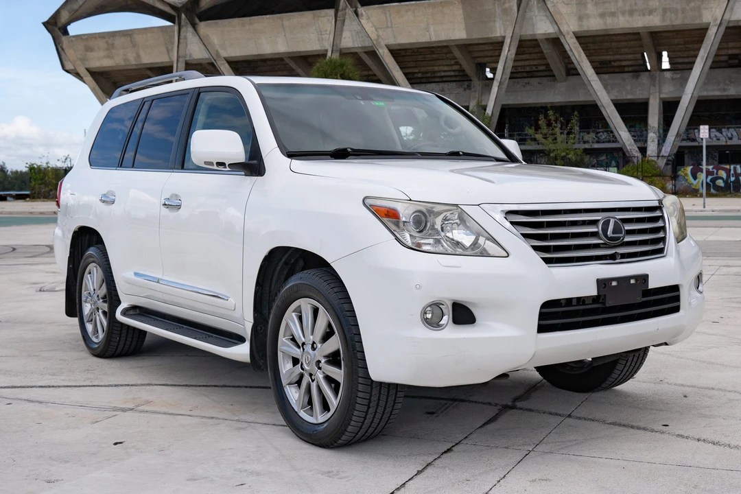 2010 Lexus LX 3rd Gen - Image 8 of 31
