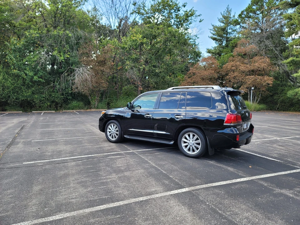 2010 Lexus LX 2nd Gen - Image 7 of 31