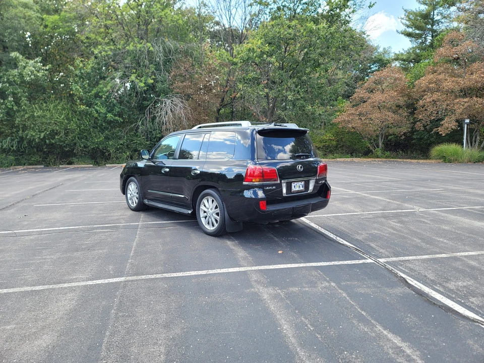 2010 Lexus LX 2nd Gen - Image 8 of 31