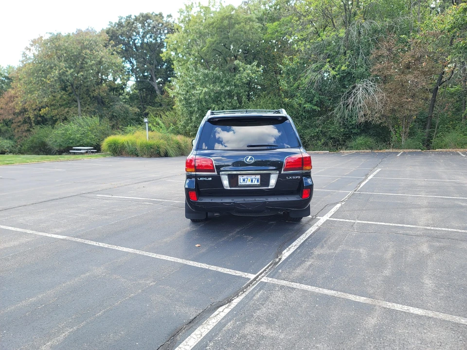 2010 Lexus LX 2nd Gen - Image 10 of 31