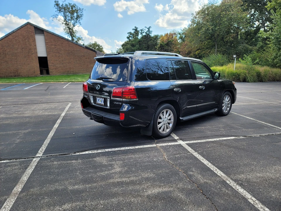 2010 Lexus LX 2nd Gen - Image 13 of 31