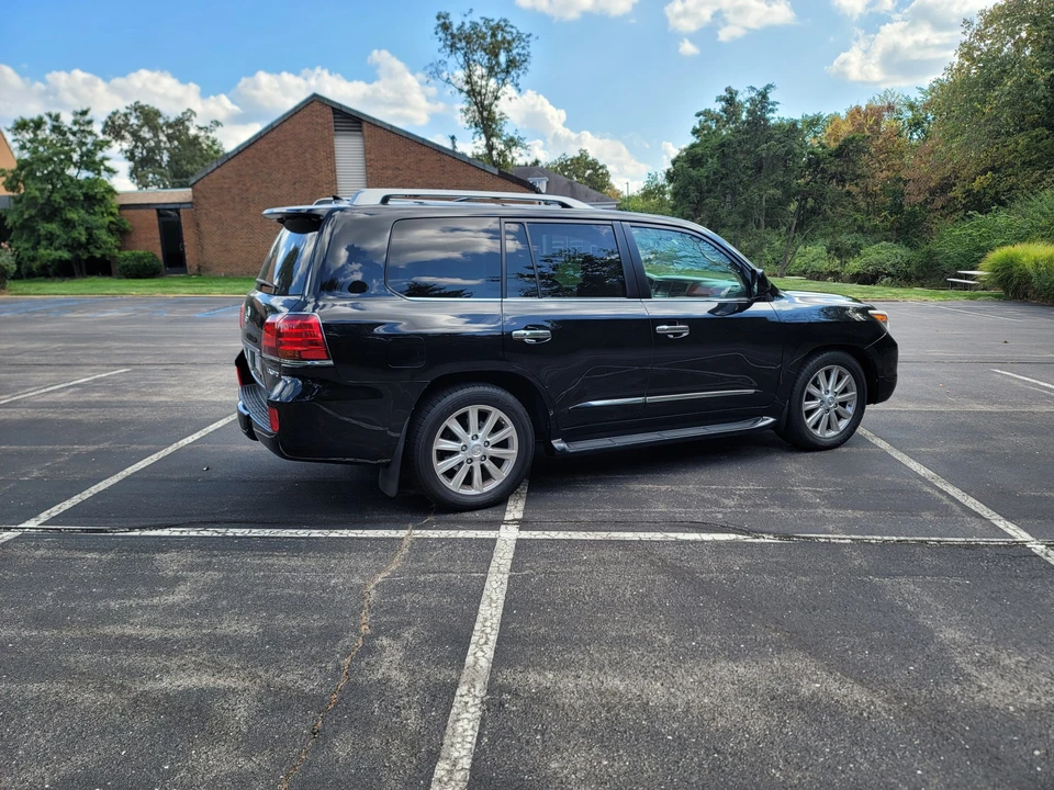 2010 Lexus LX 2nd Gen - Image 14 of 31
