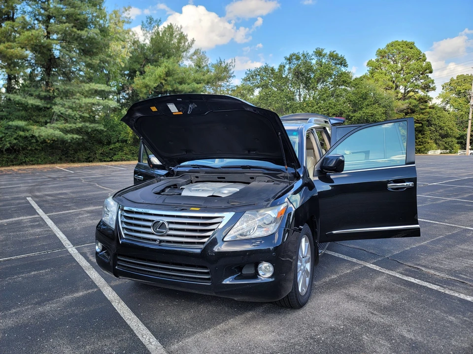 2010 Lexus LX 2nd Gen - Image 23 of 31