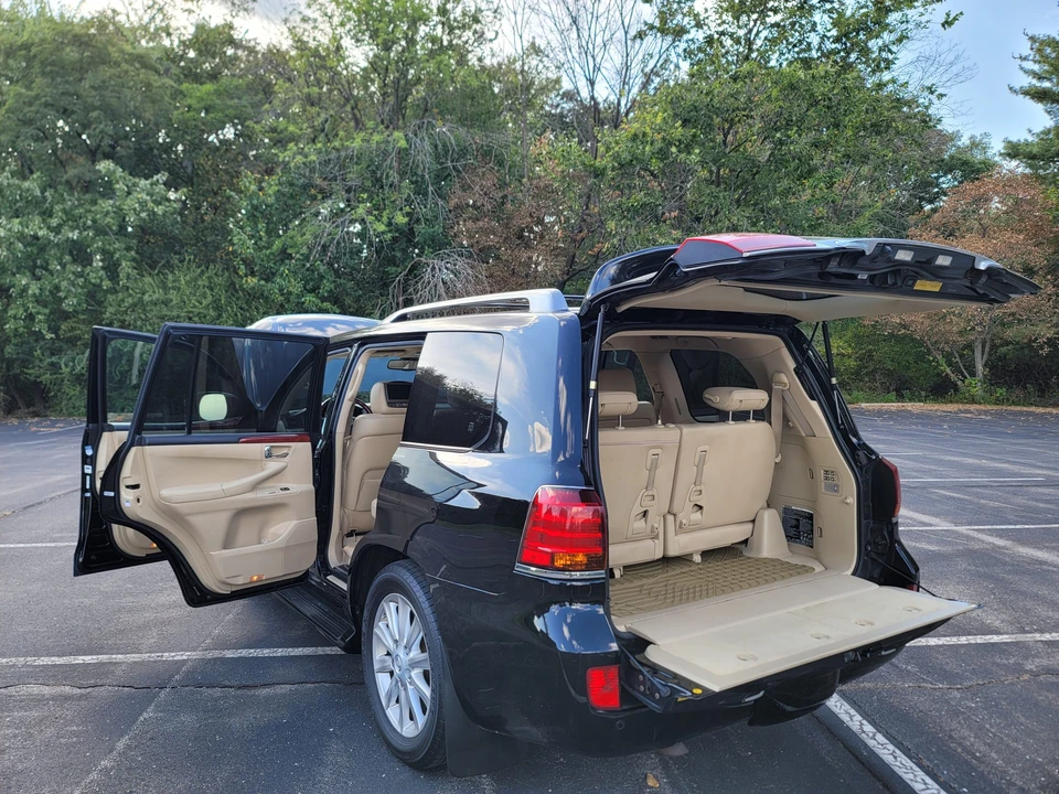 2010 Lexus LX 2nd Gen - Image 27 of 31